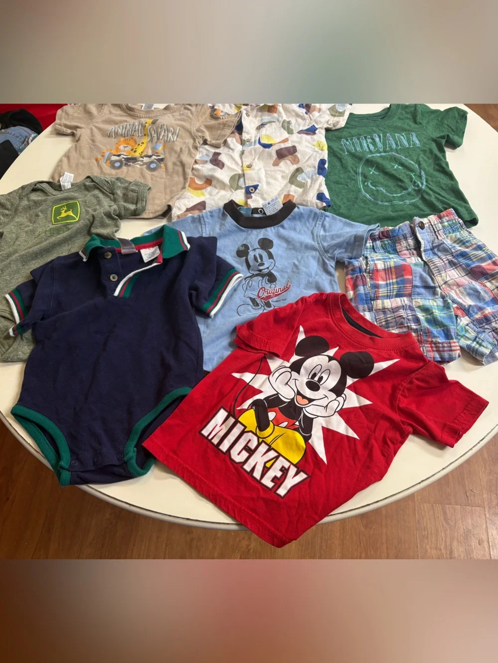 Lot of 8 boys size 18 months clothing